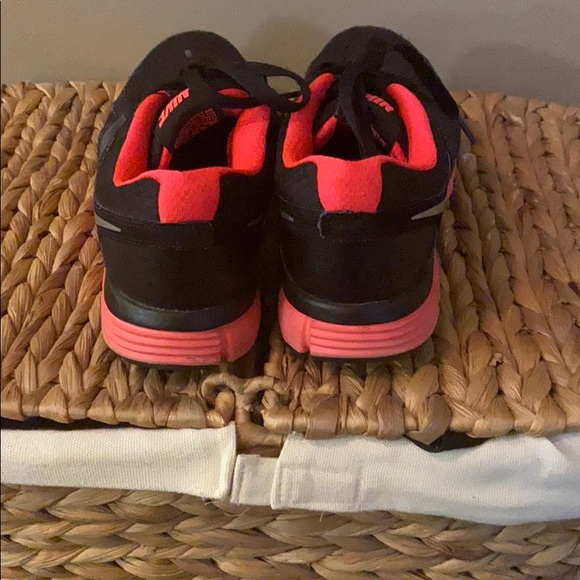 7.5 Nike Dual Fusion Running Shoes - Picture 4 of 7